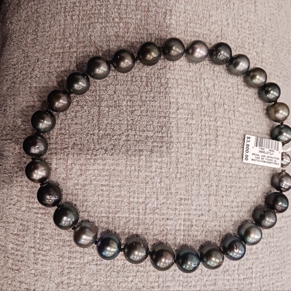 Cultured Black Tahitian Pearl Necklace - Picture 3 of 6